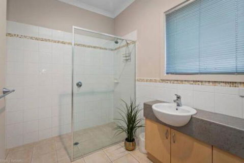 DRIFTWOOD VILLA Free Wifi Walk To Beach - Northern Rivers Accommodation 2
