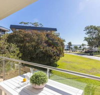 4 Villa Ellisa 10 Columbia Close beautiful unit with beautiful water views at Little Beach - Northern Rivers Accommodation