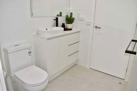 Brand New 2 Bed Apartment With Stunning City Views - Northern Rivers Accommodation 2