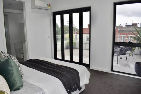 Brand New 2 Bed Apartment With Stunning City Views - Northern Rivers Accommodation 6
