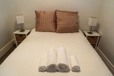 Delightful 3BD Apt Near Chapel St. In St. Kilda! - Northern Rivers Accommodation 0