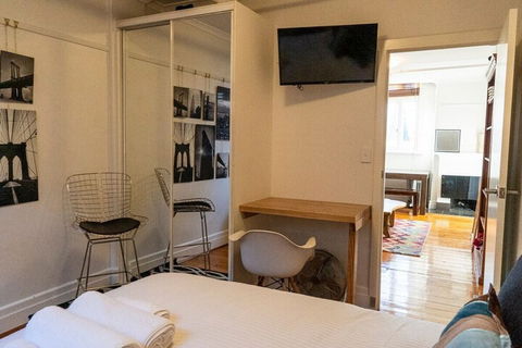 Delightful 3BD Apt Near Chapel St. In St. Kilda! - Northern Rivers Accommodation 3