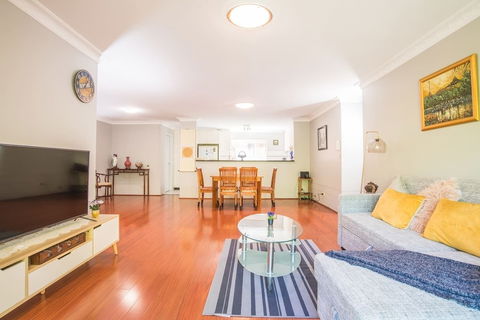 Rustic Hardwood 2 Bedroom Apartment In Randwick - Northern Rivers Accommodation 3