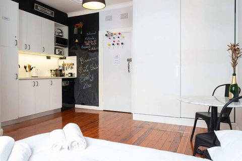 Le Studio At Potts Point - Northern Rivers Accommodation 5