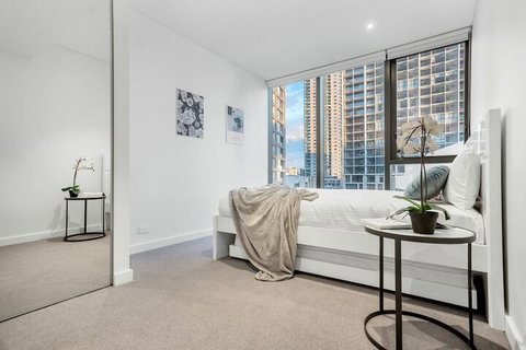 I02-china Town Luxury Service Apartment - Northern Rivers Accommodation 4