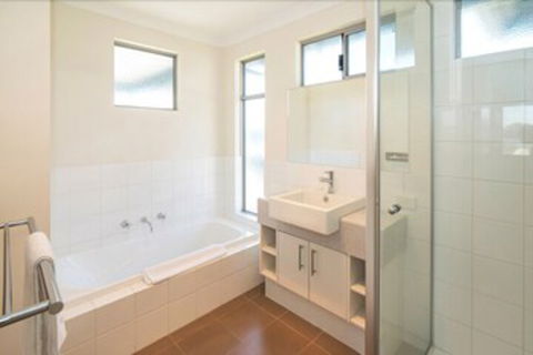 Dolphin Shore - Northern Rivers Accommodation 2