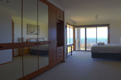 Augusta Beachfront Accommodation - Northern Rivers Accommodation 6