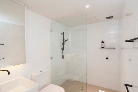 Luxury Studio With Parking In Woolloomooloo WMLOO - Northern Rivers Accommodation 2