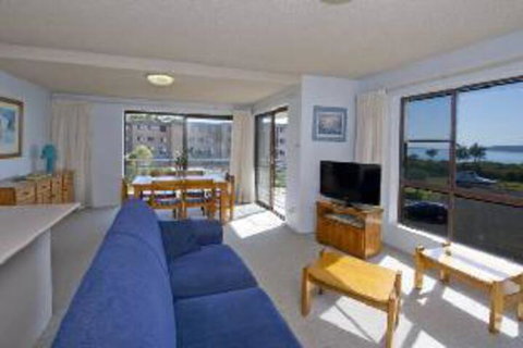 2 Bedroom Apartment Commodore Unit 3 6 Intrepid Close - Northern Rivers Accommodation 1