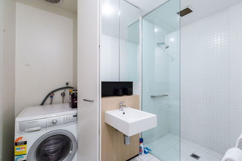 Cleo, 1BDR St Kilda Apartment - Northern Rivers Accommodation 0
