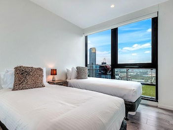 MJ Shortstay Apartments - Platinum Tower - Northern Rivers Accommodation 3