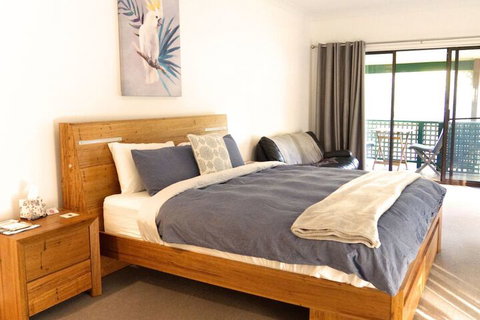 Tilba Lake House - Northern Rivers Accommodation 4