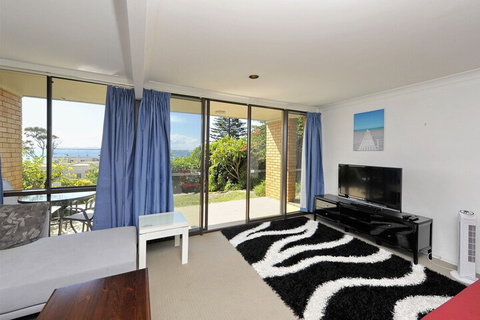 The Crest Unit 5 / 6 8 Tomaree Road - Northern Rivers Accommodation 7
