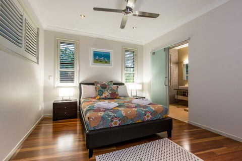 Retreat Hamilton Island - Northern Rivers Accommodation 6