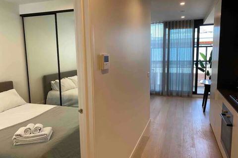 Modern 1 Bedroom Apartment South Yarra - Northern Rivers Accommodation 4