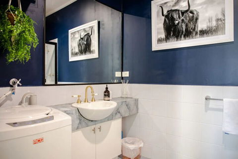 Cozy 3 Bedroom Apartment In The Heart Of Melbourne CBD - Northern Rivers Accommodation 1