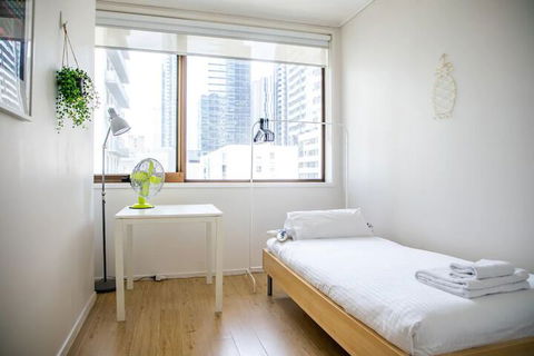 Cozy 3 Bedroom Apartment In The Heart Of Melbourne CBD - Northern Rivers Accommodation 6