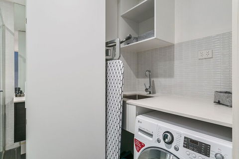 GRATTAN A Premier Location & Modern Space - Northern Rivers Accommodation 5