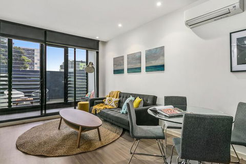 GRATTAN A Premier Location & Modern Space - Northern Rivers Accommodation 3