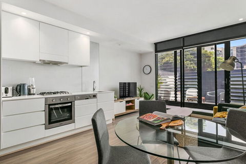 GRATTAN A Premier Location & Modern Space - Northern Rivers Accommodation 4
