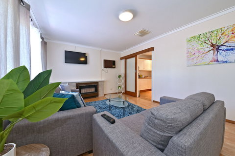 Comfy Home Near Airport & City 2280 - Northern Rivers Accommodation 5