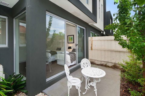 Style In The Heart Of Caulfield - Northern Rivers Accommodation 4