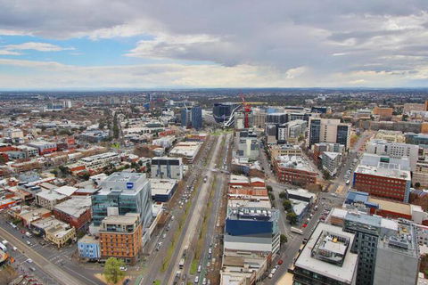 Luxurious & Chic 2BR Apartment In Melbourne CBD - Northern Rivers Accommodation 4