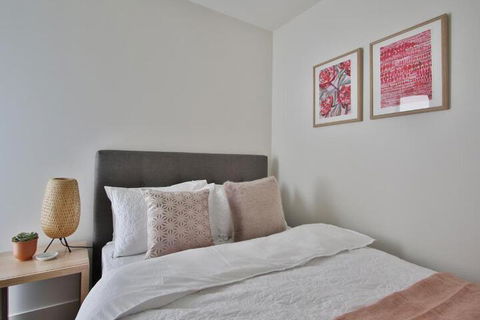 Luxurious & Chic 2BR Apartment In Melbourne CBD - Northern Rivers Accommodation 5