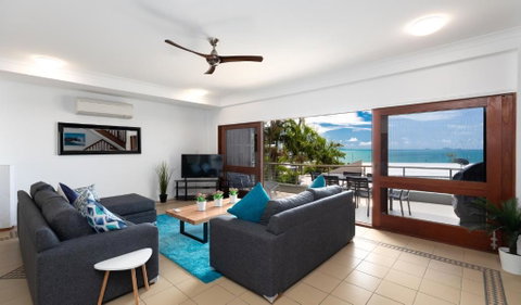 Absolute Airlie Central Airlie Beach - Northern Rivers Accommodation 4