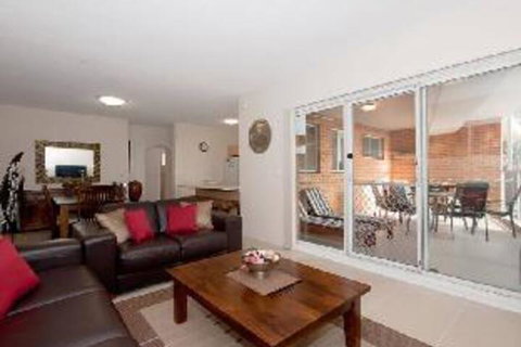 2 Bedroom Apartment Kiah Unit 16 / 53 Victoria Parade - Northern Rivers Accommodation 3