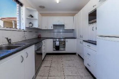 2 Bedroom Apartment Laman Lodge Unit 5 - Northern Rivers Accommodation 1