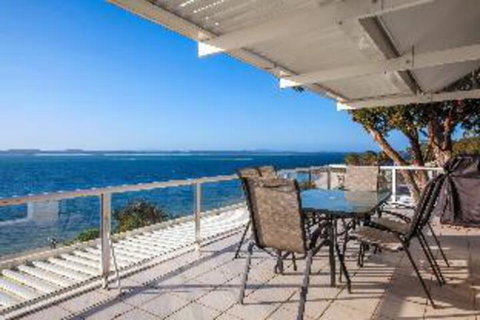 3 Bedroom House Classic View 2 / 49 Victoria Parade FREE WIFI - Northern Rivers Accommodation 0
