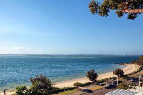 3 Bedroom House Classic View 2 / 49 Victoria Parade FREE WIFI - Northern Rivers Accommodation 4