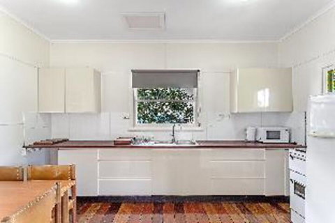 1 Bedroom House Government Road No. 102 PET FRIENDLY - Northern Rivers Accommodation 4