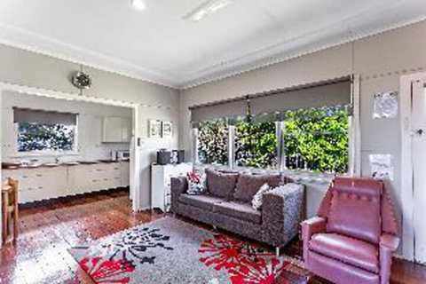 1 Bedroom House Government Road No. 102 PET FRIENDLY - Northern Rivers Accommodation 1