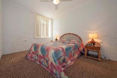 2 Bedroom Apartment Little Hut Unit 3 20 Kurrawa Close - Northern Rivers Accommodation 3
