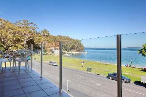 2 Bedroom Apartment Little Hut Unit 3 20 Kurrawa Close - Northern Rivers Accommodation 0
