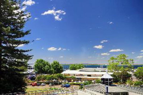 2 Bedroom Apartment Nelson Towers Victoria Parade - Northern Rivers Accommodation 4