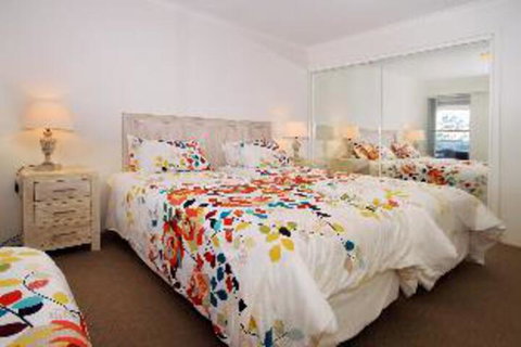 2 Bedroom Apartment Nelson Towers Victoria Parade - Northern Rivers Accommodation 3