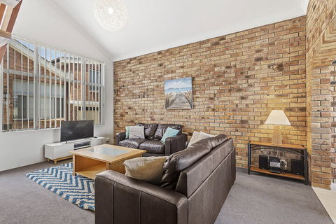 The Pines 5 / 4 Messines Street - Northern Rivers Accommodation 7