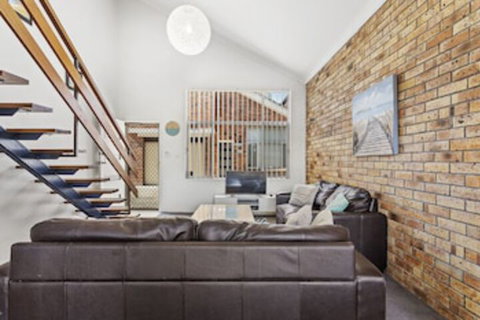 The Pines 5 / 4 Messines Street - Northern Rivers Accommodation 0