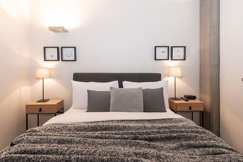 Luxury East Melbourne Apartment - Northern Rivers Accommodation 3