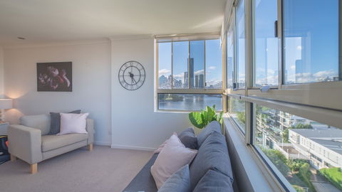 Riverfront In New Farm & Brisbane - Northern Rivers Accommodation 3