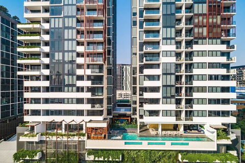 Adam + Eve 2 Bedroom Luxury Apartment - Northern Rivers Accommodation 1