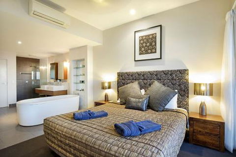 Oscars View Airlie Beach - Northern Rivers Accommodation 3