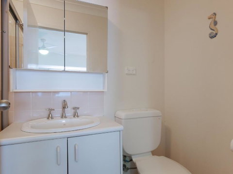 13 Carindale 19 Dowling Street Large Ground Floor Unit With Pool & Tennis Court - Northern Rivers Accommodation 4
