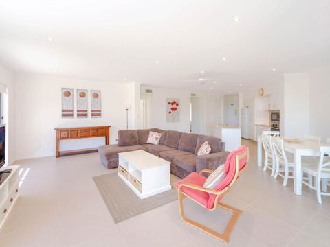 Bimbadeen Unit 3 Across From The Beach Lift In Complex - Northern Rivers Accommodation 6