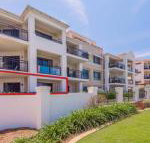 The Sands Unit 28 Straight across the road from the beach - Northern Rivers Accommodation