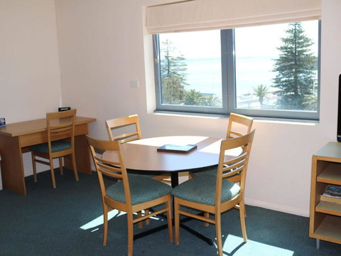 The Oaks Waterfront Resort Unit 502 - Northern Rivers Accommodation 5