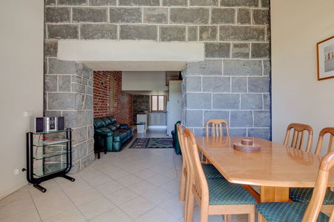 Docks At The Mill - Northern Rivers Accommodation 4